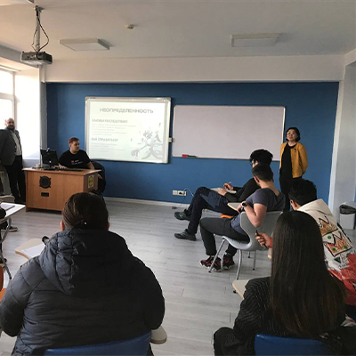 Тұран университетінде студенттер, оқытушылар, Бизнес-инкубатор резиденттері, Enactus Turan мүшелері «Бүгінгі және ертеңгі инвестиция» тренингіне қатысты