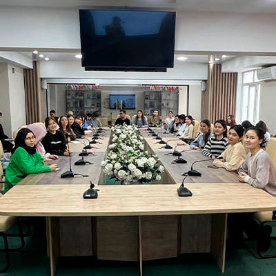 Meeting of «Turan» university students with the honored worker of the diplomatic service of the Republic of Kazakhstan