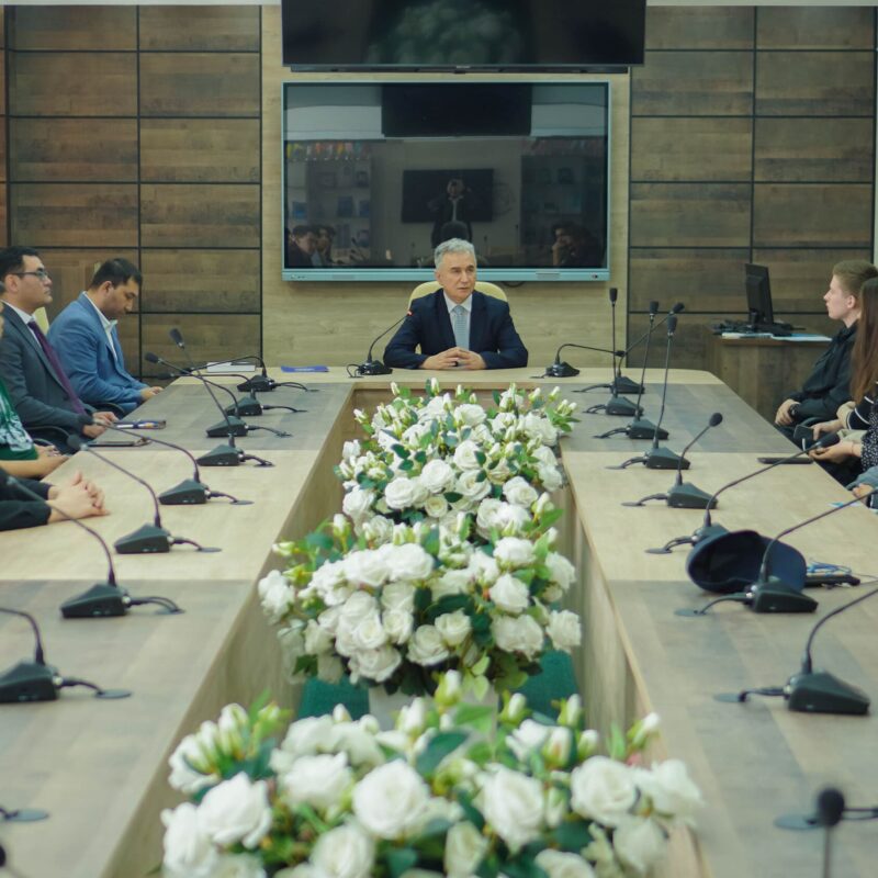 Встреча генерального консула Узбекистана со студентами университета «Туран» из Узбекистана