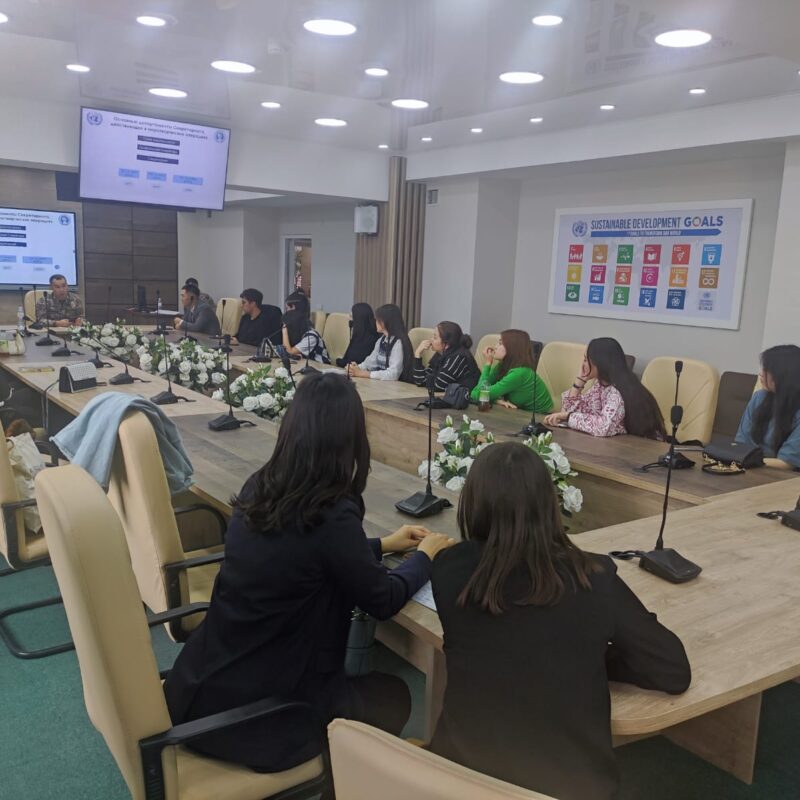Лекция от представителей миротворческих сил ООН в Казахстане