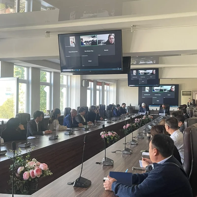 A meeting was held at Turan University to improve the professional and personal identity of civil servants by the Department of the Agency of the Republic of Kazakhstan for Civil Service Affairs in the city of Almaty