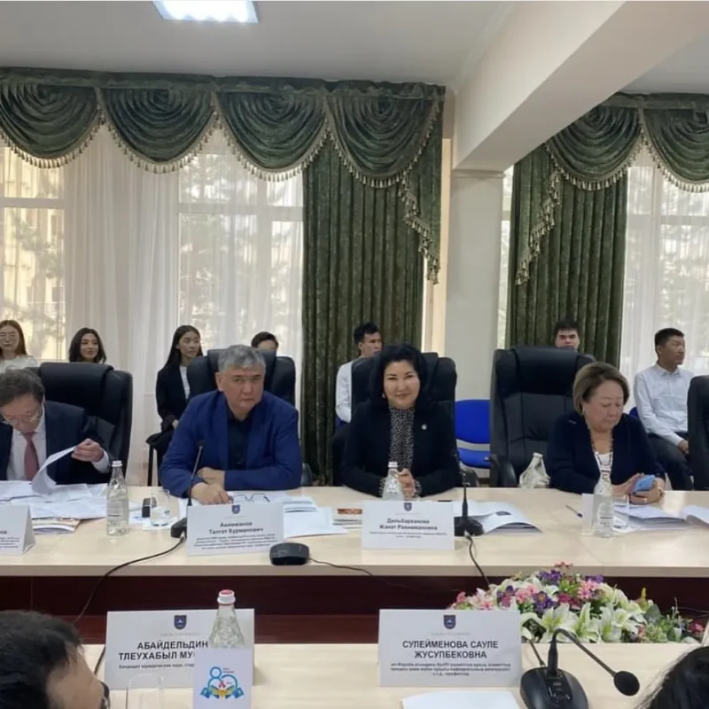 «Туран» университетінің Құқық жоғары мектебінің өкілі, профессор Акимжанов Талғат Қурманович, әл-Фараби атындағы ҚазҰУ-да өткен дөңгелек үстелде баяндама жасады