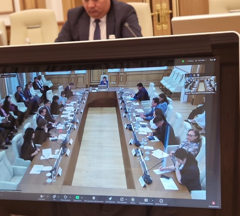 Құқық жоғары мектебінің профессоры Л.Т. Жанұзақова ҚР Конституциясының 30 жылдығына арналған дөңгелек үстелде баяндама жасады