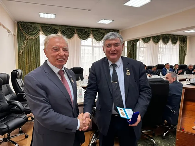 «Тұран» университетінің Құқық жоғары мектебінде «Адал ұрпақ» жобасы аясында «Жастар сыбайлас жемқорлыққа қарсы» тақырыбында дөңгелек үстел өтті