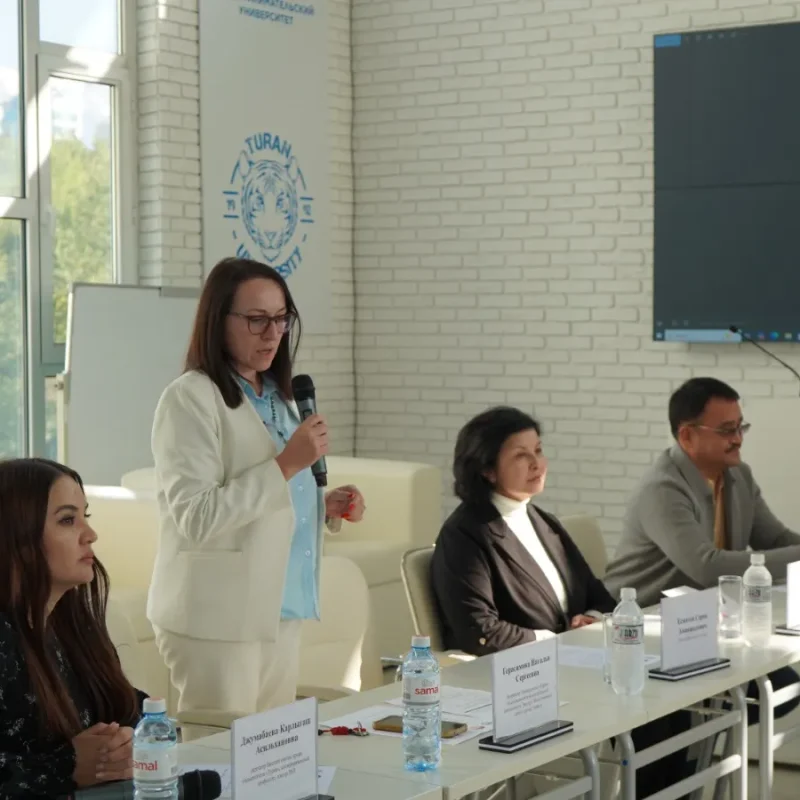 «Тұран» университетінің Құқық жоғары мектебінде «Адал ұрпақ» жобасы аясында «Жастар сыбайлас жемқорлыққа қарсы» тақырыбында дөңгелек үстел өтті
