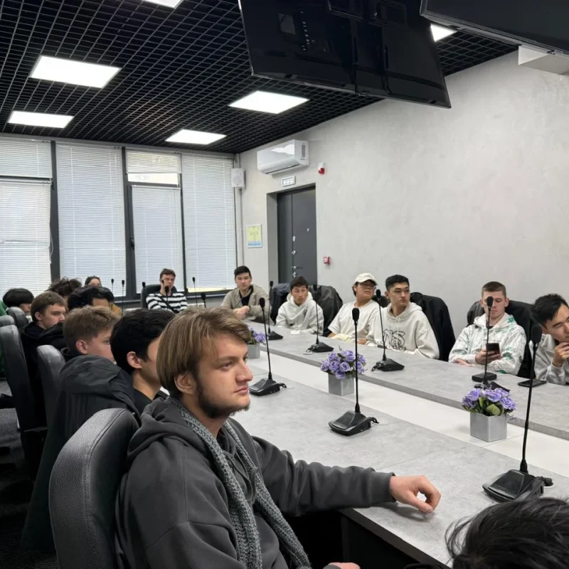 «Туран» университетінде профессор Мосавимен кездесу