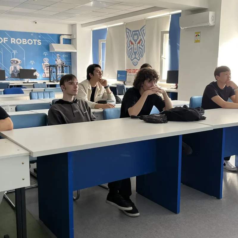 Guest lecture “High-Load Systems: Java-Based Solutions” for students of the “Information Systems” and “Intelligent Robotics” programs