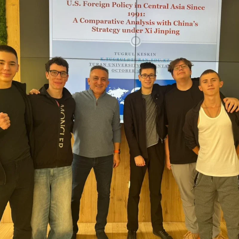 Вирджиния Тех университетінің (АҚШ) шақырылған профессоры Тугрул Кескин «Тұран» колледжінің студенттеріне кәсіби бағдар беру дәрісін оқыды