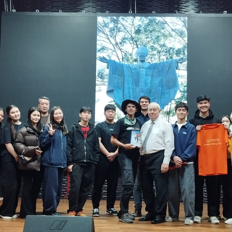 2025 жылғы 27 қарашада «Тұран» университетінің студенттері әлемді шарлаған саяхатшы Илья Малышевпен кездесу өткізді