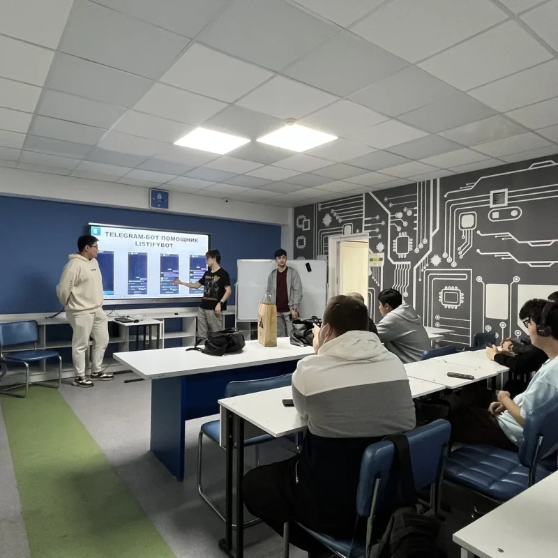 Командная защита проектов в Высшей Школе Информационных Технологий Университета «Туран»