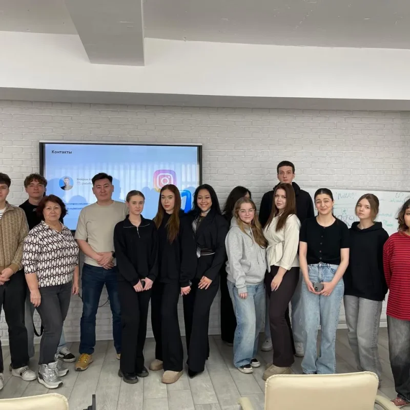 Career Guidance Meeting for College Students in the “Management” Program