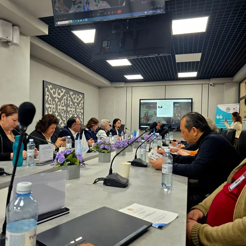 «Тұран» университетінің Құқық жоғары мектебінде әлеуметтік желілер мен мессенджерлердегі алаяқтық мәселелері бойынша халықаралық дөңгелек үстел өтті